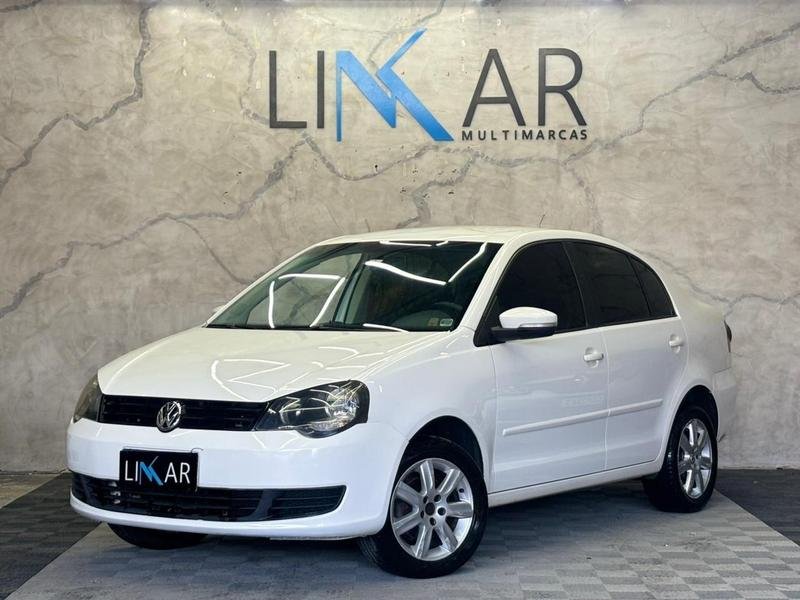 Volkswagen Polo Sedan 1.6 Mi 101cv 8V 4p na cor Branco em Curitiba / PR - 36796