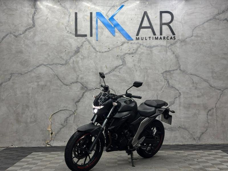 YAMAHA FAZER 600/ FZ6 S  na cor Preto em Curitiba / PR - 36809
