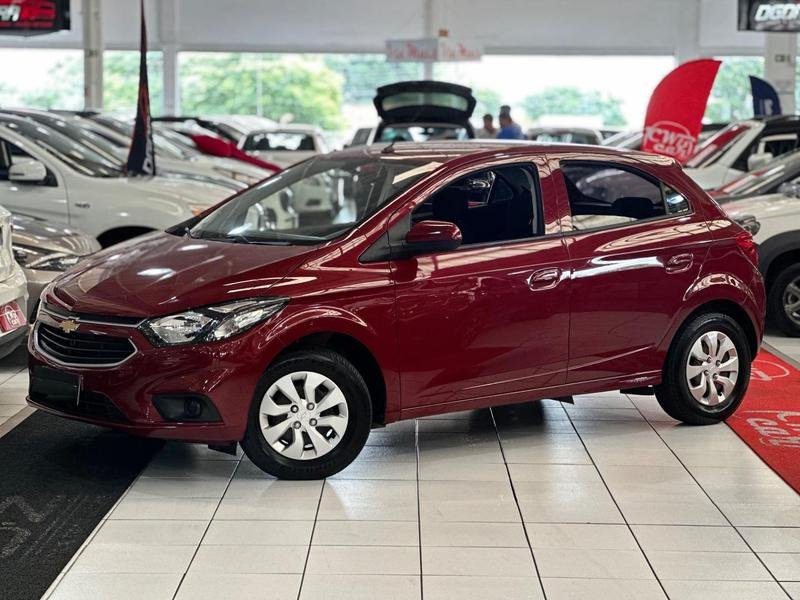 Chevrolet Onix HATCH LT 1.0 8V FlexPower 5p Mec. na cor Vermelho em Curitiba / PR - 36839