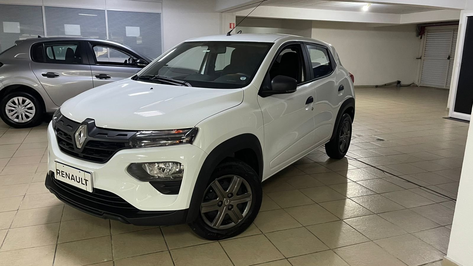 Renault Kwid Zen 1.0 Flex 12V 5p Mec. na cor Branco em Curitiba / PR - 36847