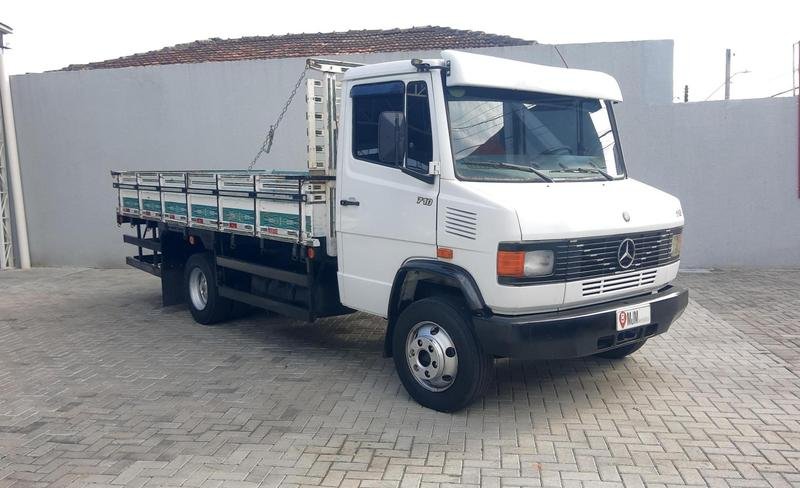 Mercedes-Benz 710/ 710 Plus 2p (diesel) na cor Branco em Curitiba / PR - 37552