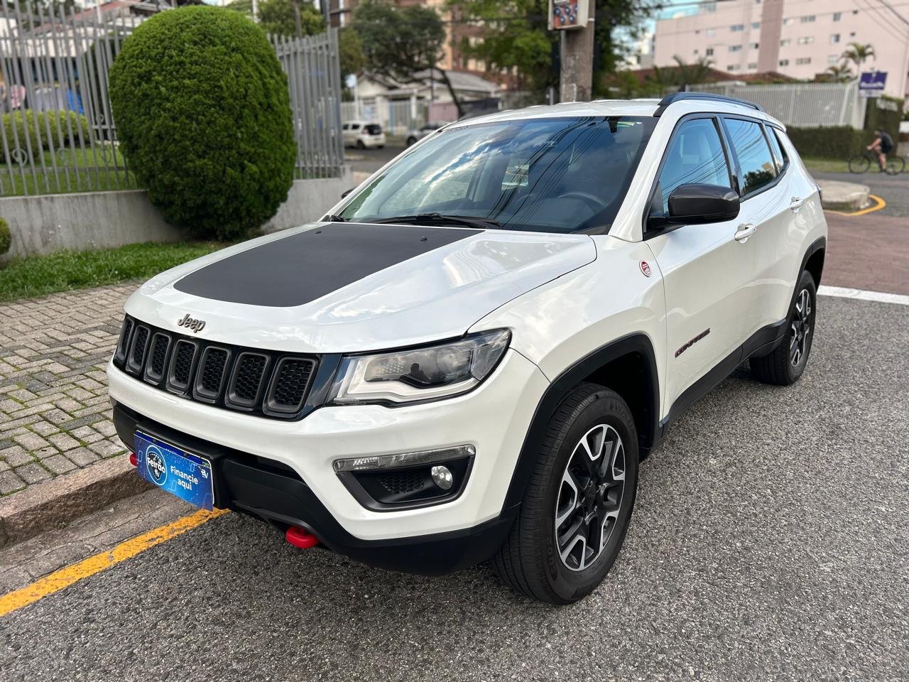 imagem de TRAILHAWK 2.0 4x4 Dies. 16V Aut.