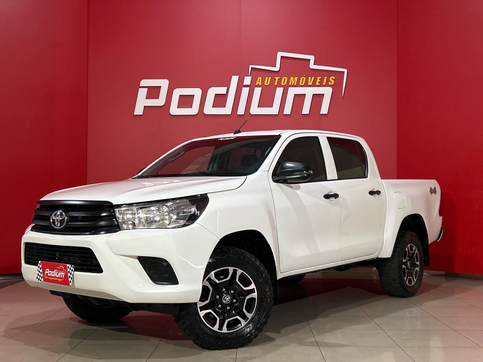 Toyota Hilux CD 4x4 2.8 Diesel Mec. na cor Branco em Ponta Grossa / PR - 37758