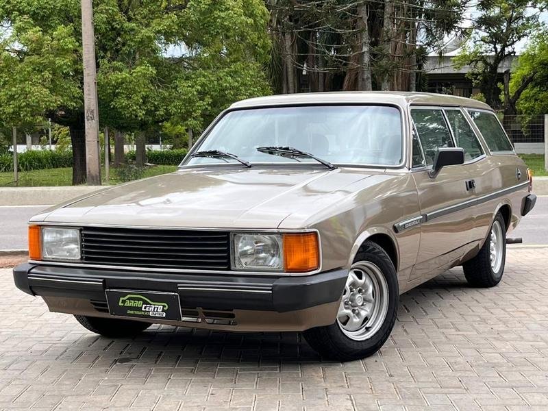 Volkswagen Caravelle 2.4 Diesel na cor Marrom em São José dos Pinhais / PR - 38047