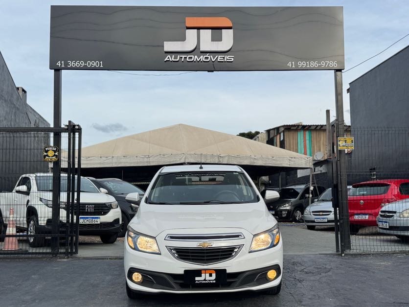 Chevrolet ONIX HATCH LT 1.4 8V FlexPower 5p Aut. na cor Branco em Pinhais / PR - 38396