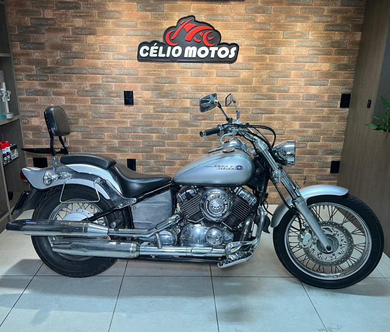 YAMAHA XVS 650 DRAG STAR  na cor Prata em Palhoça / SC - 38548