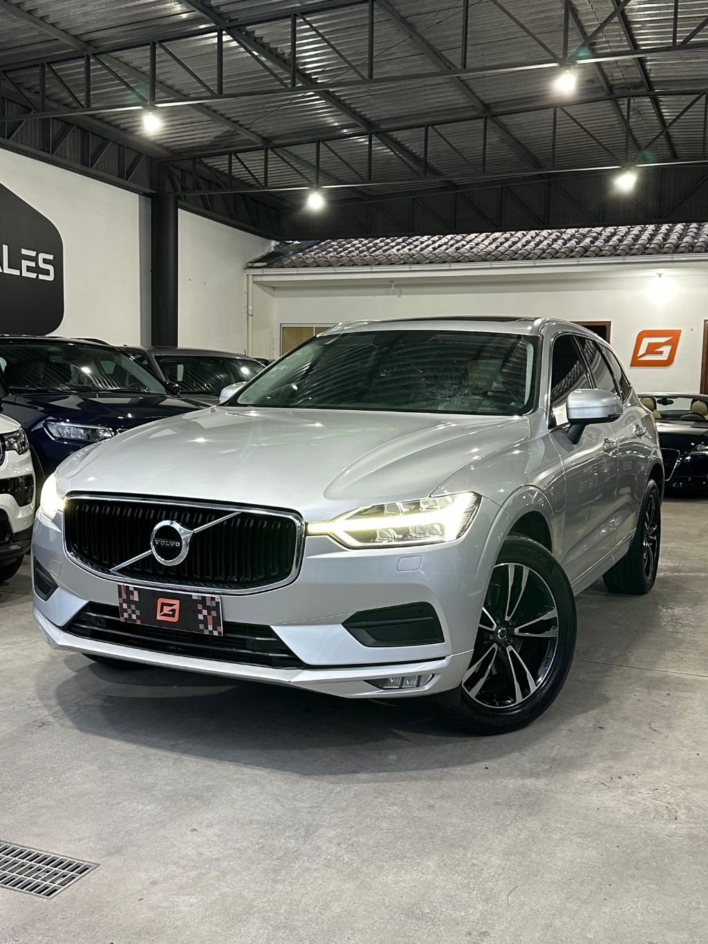 Volvo XC60 T-5 MOMENTUM 2.0 254cv AWD 5p na cor Prata em Palhoça / SC - 38692