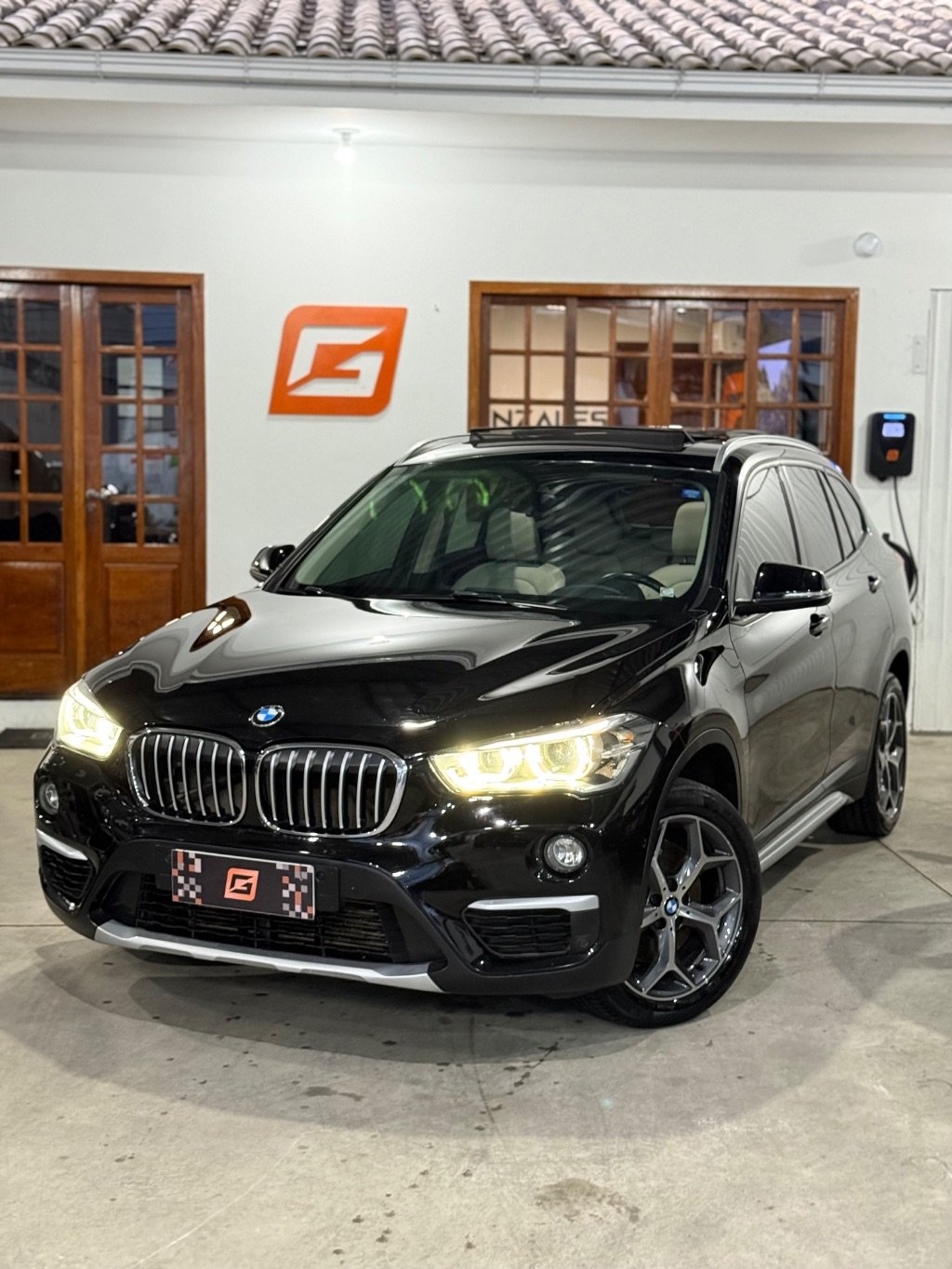 BMW X1 SDRIVE 20i X-Line 2.0 TB Aut. na cor Preto em Palhoça / SC - 38700
