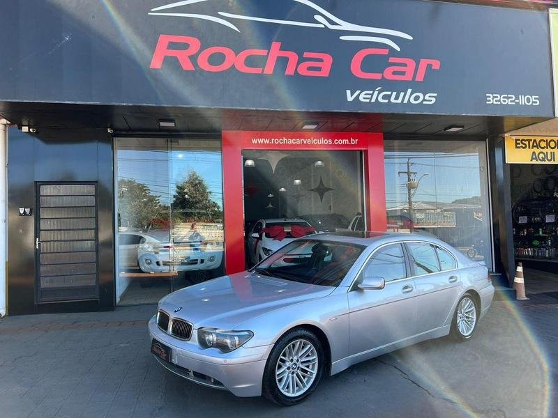 BMW 740i  na cor Cinza em Maringá / PR - 38906