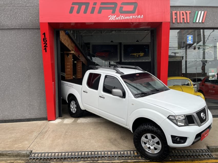 Nissan Frontier SV ATTACK CD 4x2 2.5 TB Diesel na cor Branco em Ponta Grossa / PR - 40077