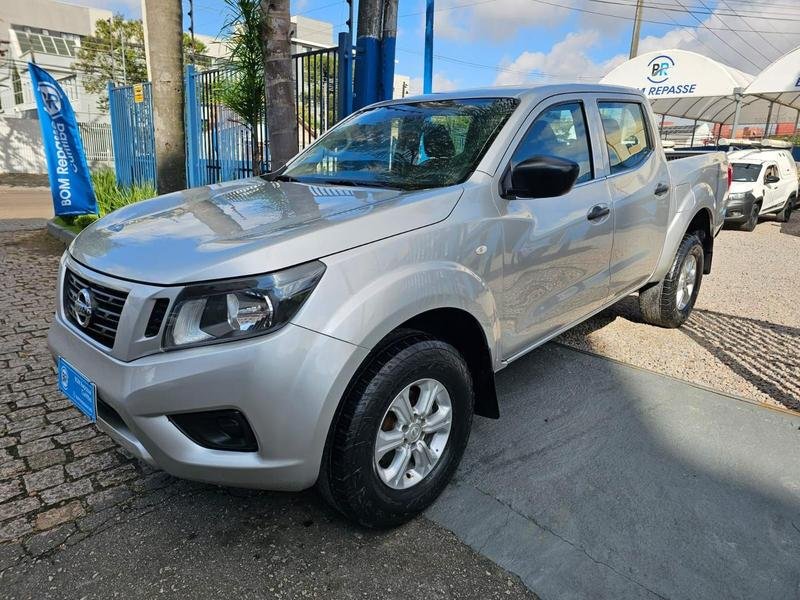 Nissan Frontier S CD 4x4 2.3 TB Diesel Mec. na cor Prata em Curitiba / PR - 40128