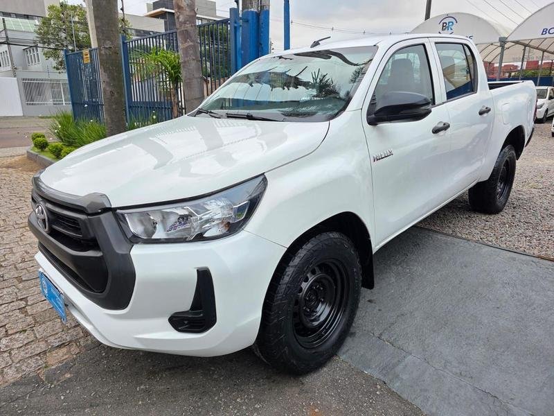 Toyota Hilux CD 4x4 2.8 Diesel Mec. na cor Branco em Curitiba / PR - 40163