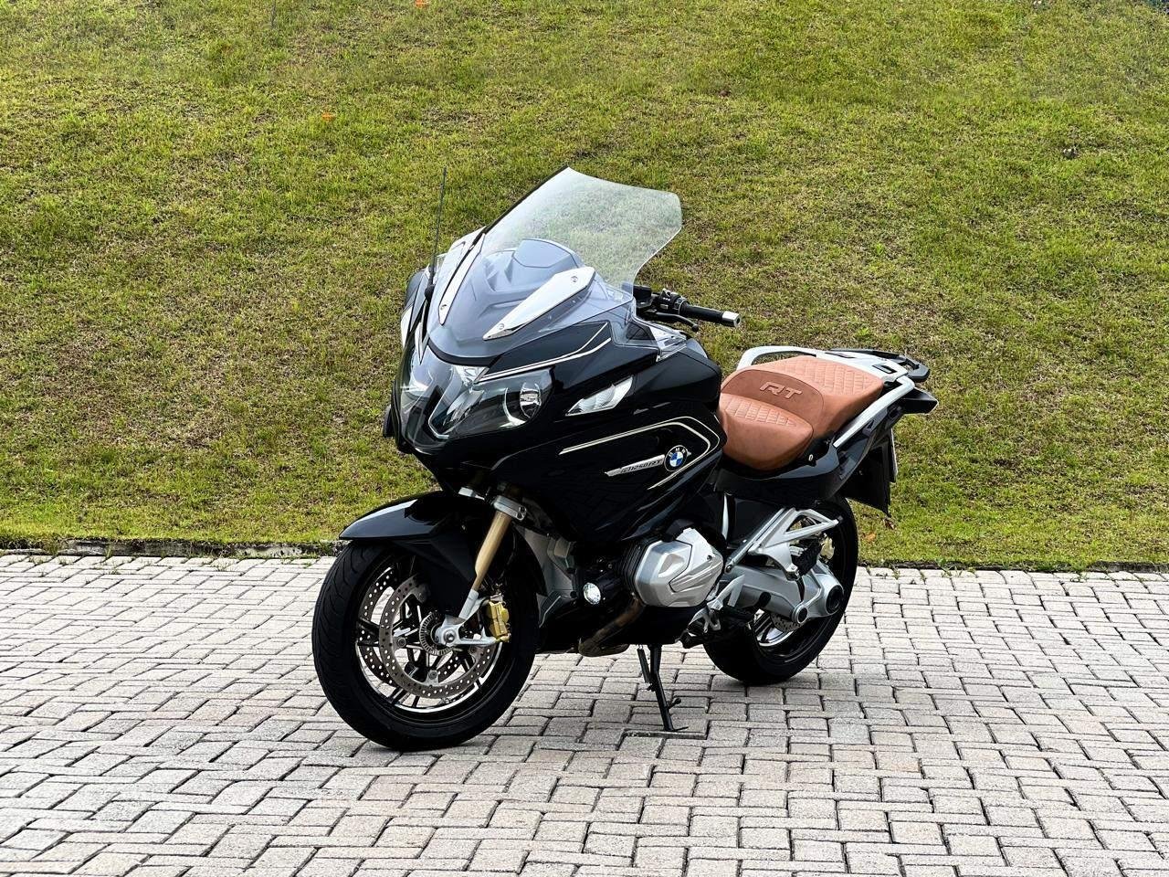 BMW R 1250 RT Premium  na cor Azul em Brusque / SC - 40312