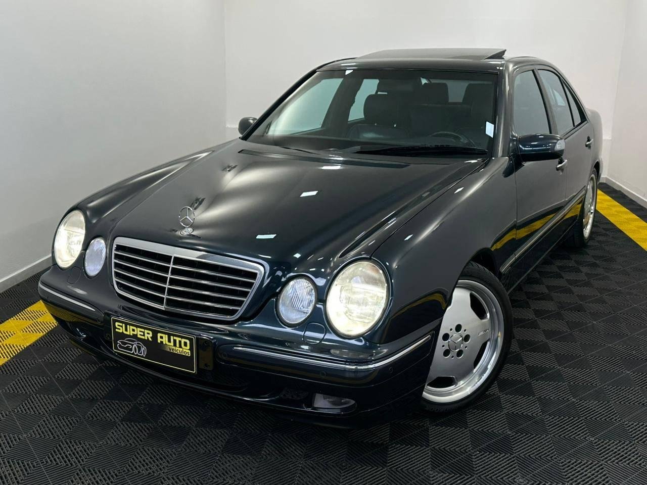 Mercedes-Benz E-320  na cor Preto em Blumenau / SC - 40418
