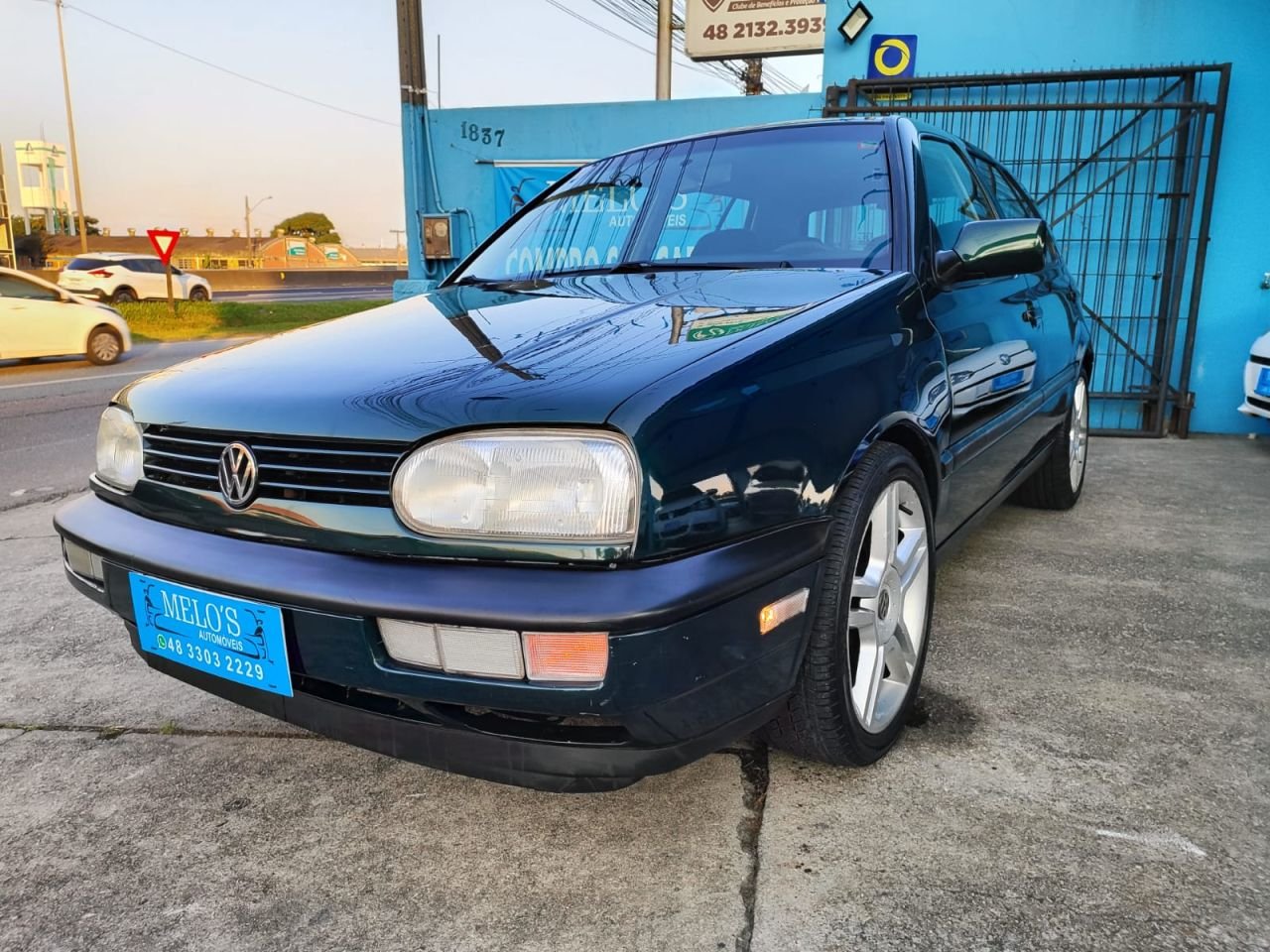 Volkswagen Golf GLX 2.0 4p na cor Verde em São José / SC - 40472