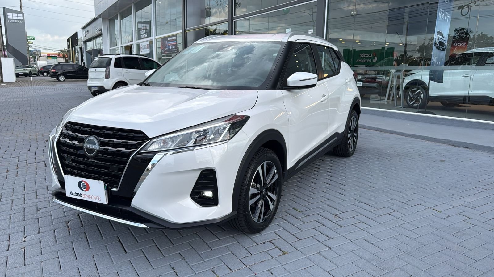 Nissan KICKS Play Advance Plus 1.6 16V Flex Aut na cor Branco em São José dos Pinhais / PR - 40854