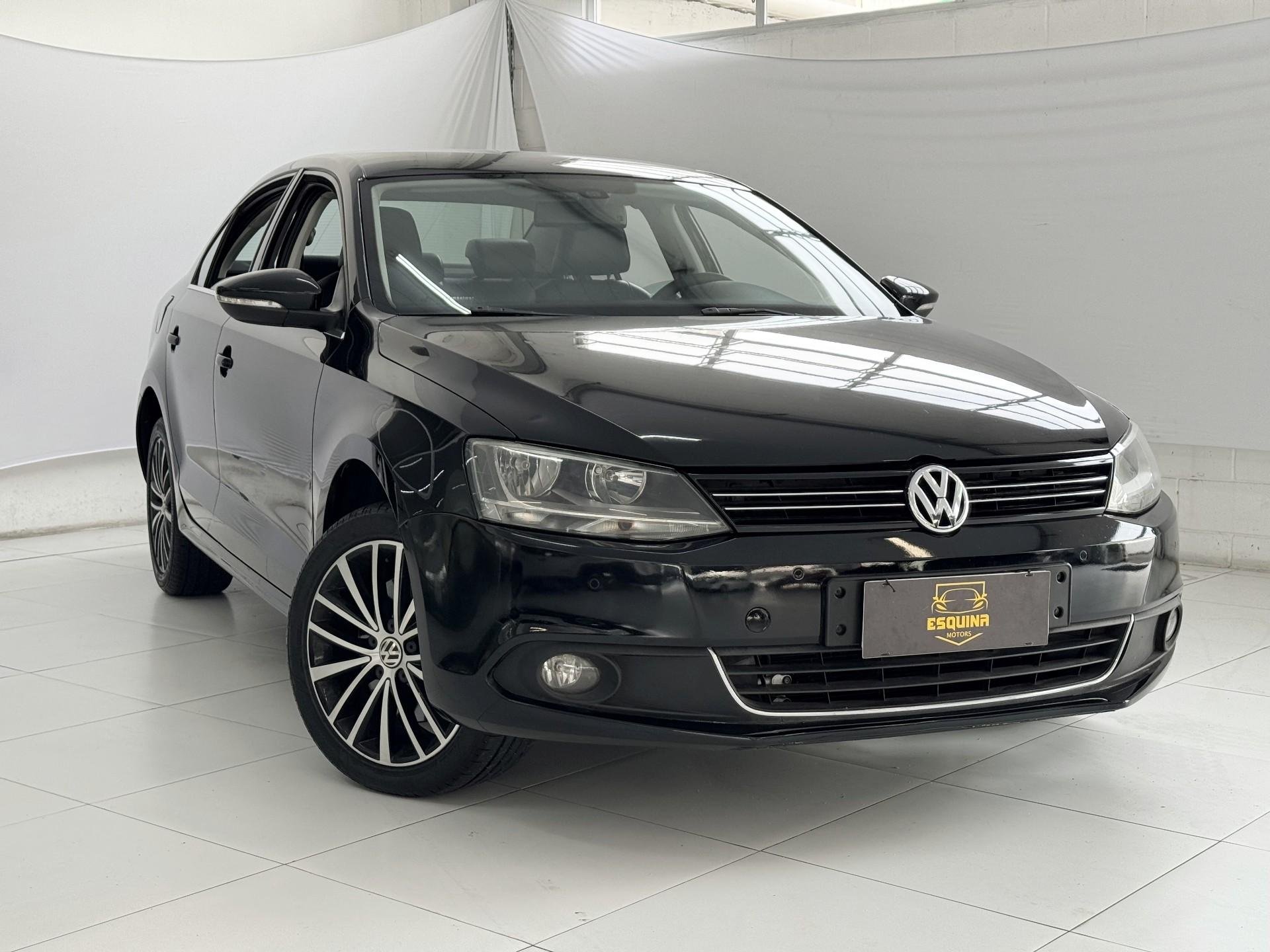 Volkswagen Jetta Highline 2.0 TSI 16V 4p Tiptronic na cor Preto em São José / SC - 40931