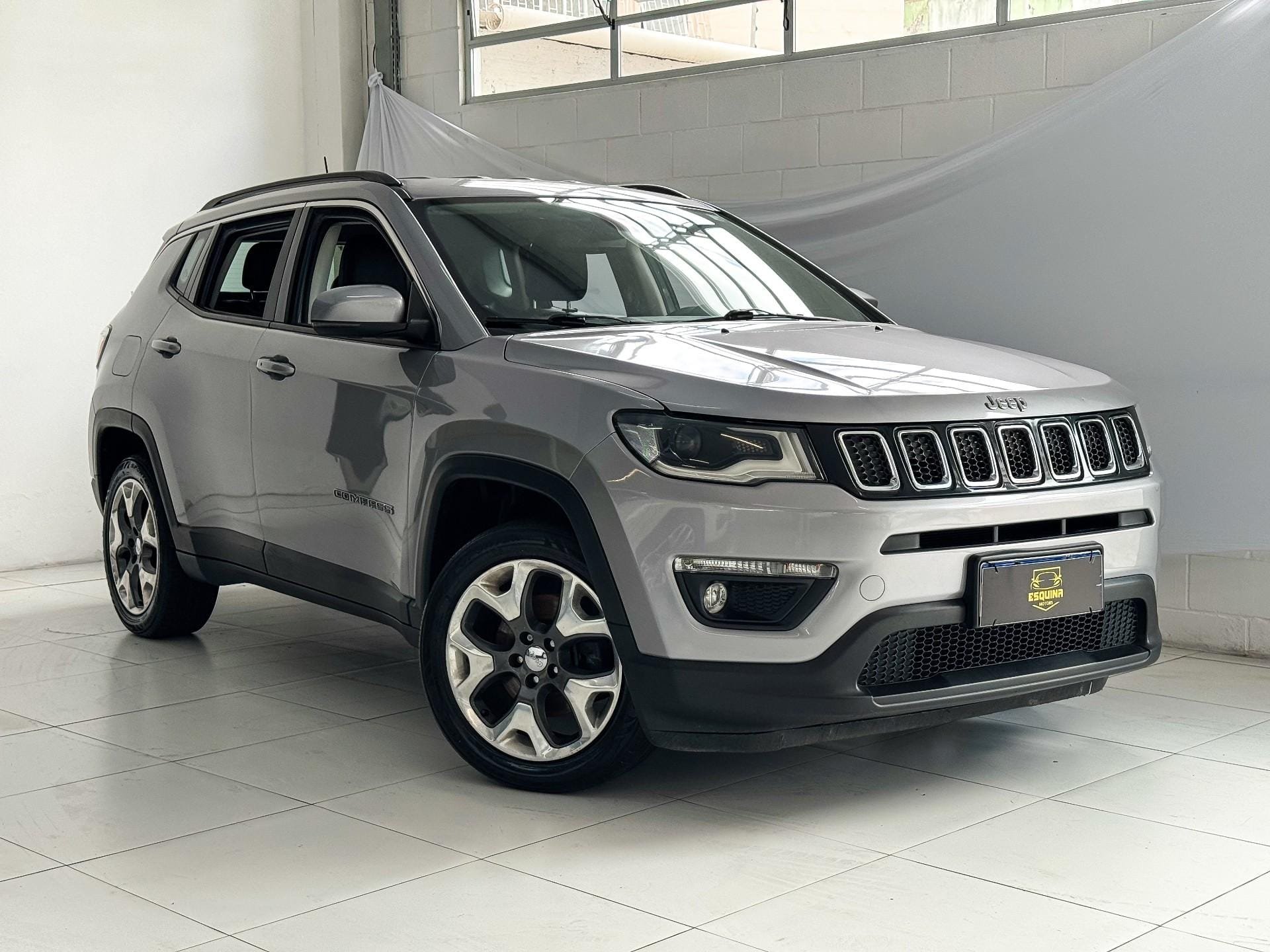 Jeep COMPASS LONGITUDE 2.0 4x2 Flex 16V Aut. na cor Cinza em São José / SC - 40953