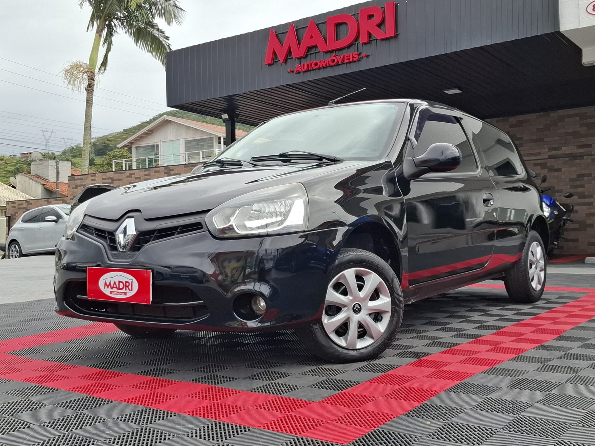 Renault Clio Authentique 1.0/1.0 Hi-Power 16V 3p na cor Preto em Palhoça / SC - 41019