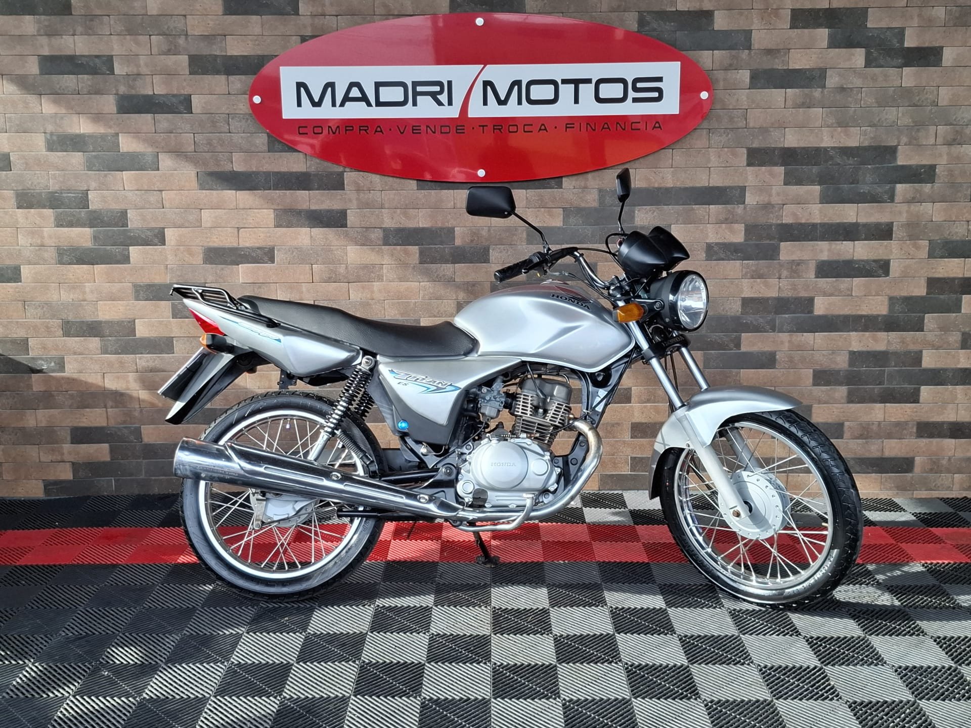 Honda CG 150 TITAN-ES  na cor Cinza em Palhoça / SC - 41041