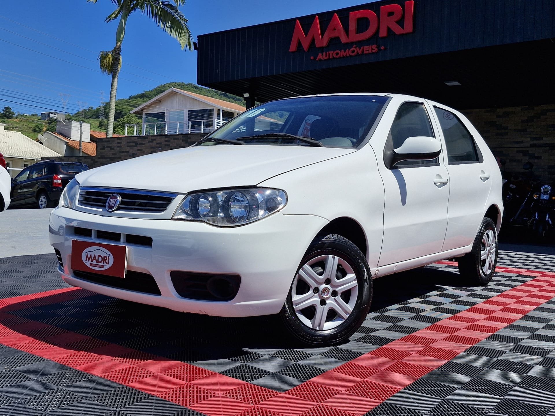 Fiat Palio 1.0/ Trofeo 1.0 Fire/ Fire Flex 2p na cor Branco em Palhoça / SC - 41060