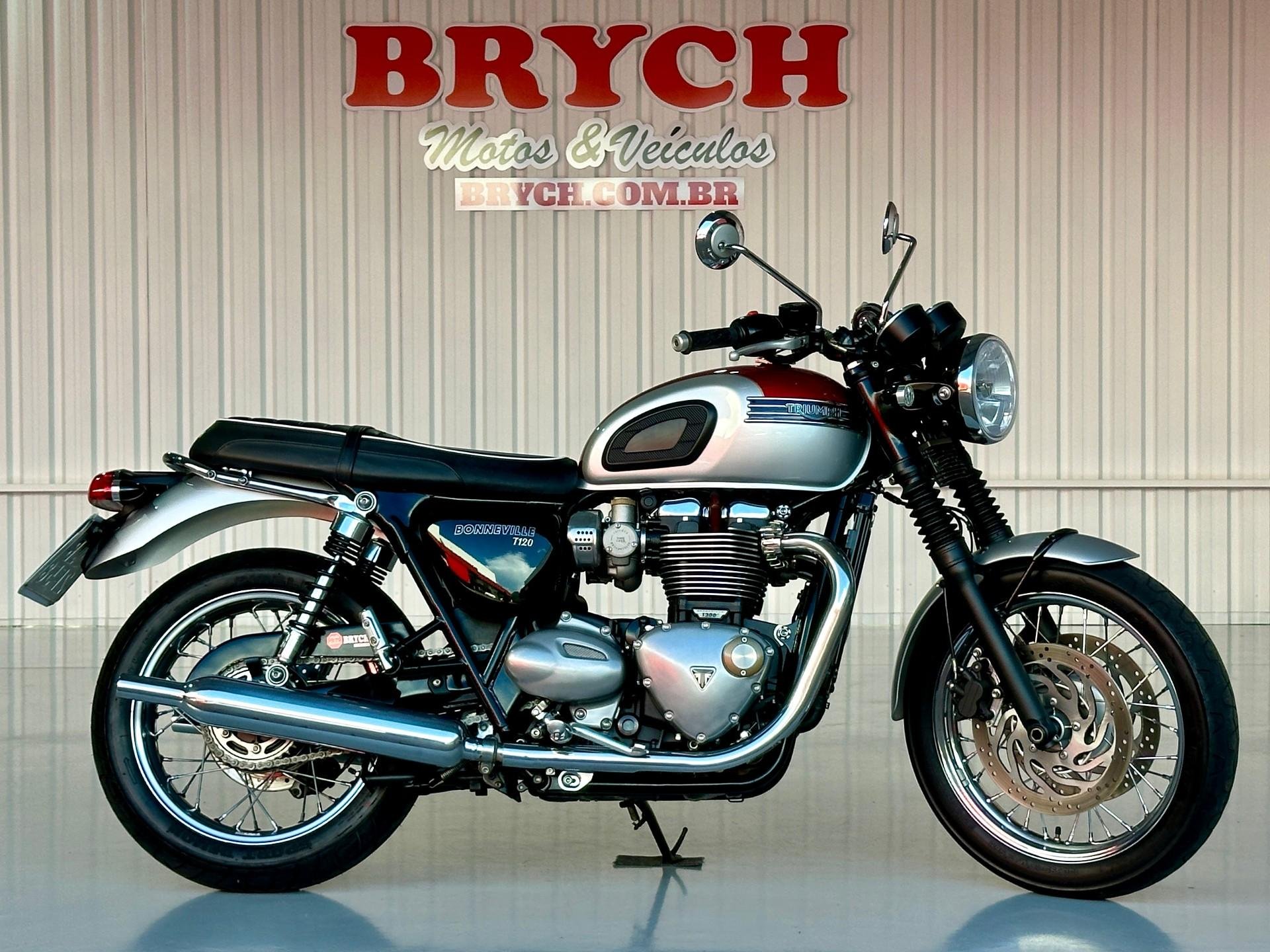 TRIUMPH BONNEVILLE T120  na cor Prata em Pomerode / SC - 41551