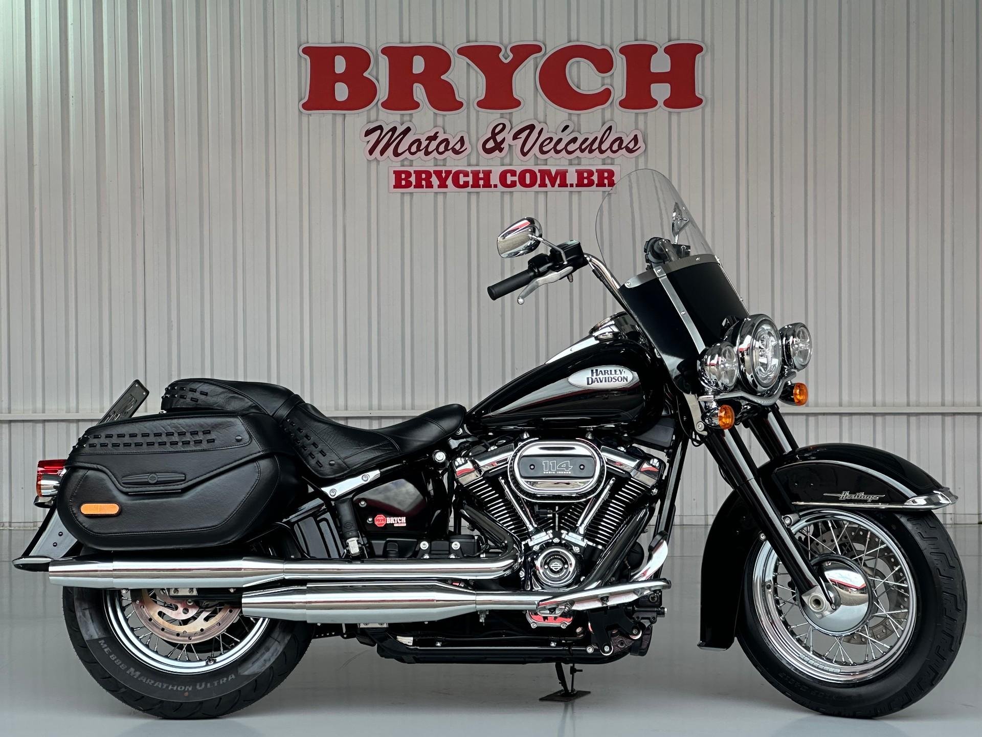 HARLEY-DAVIDSON HERITAGE SOFTAIL CLASSIC FLSTC  na cor Preto em Pomerode / SC - 41671