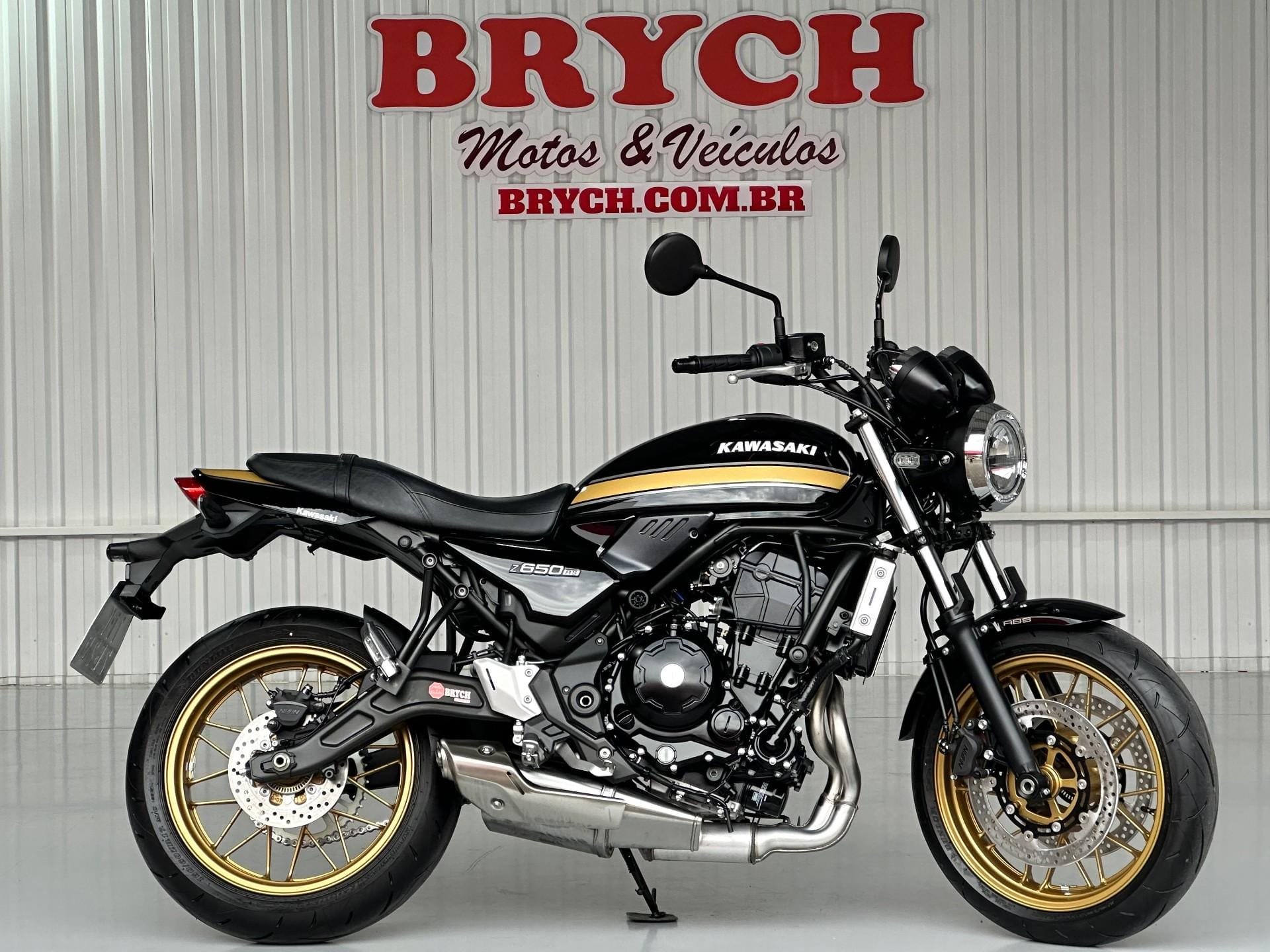 KAWASAKI Z 650 RS  na cor Preto em Pomerode / SC - 41716