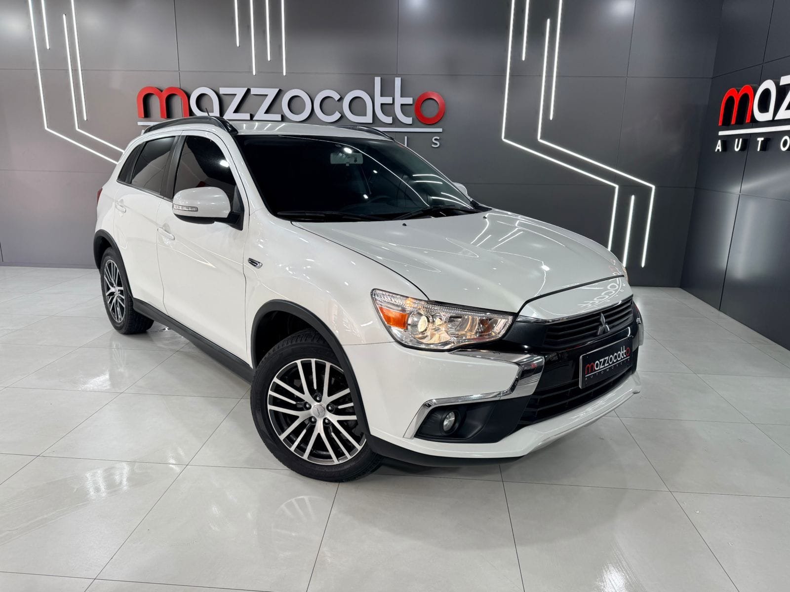 Mitsubishi ASX 2.0 16V 4x4 160cv Aut. na cor Branco em Joinville / SC - 41946