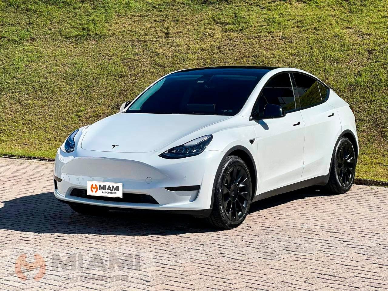 Audi Q3 Black S Line 1.4 TFSI S-tronic na cor Branco em Brusque / SC - 41978