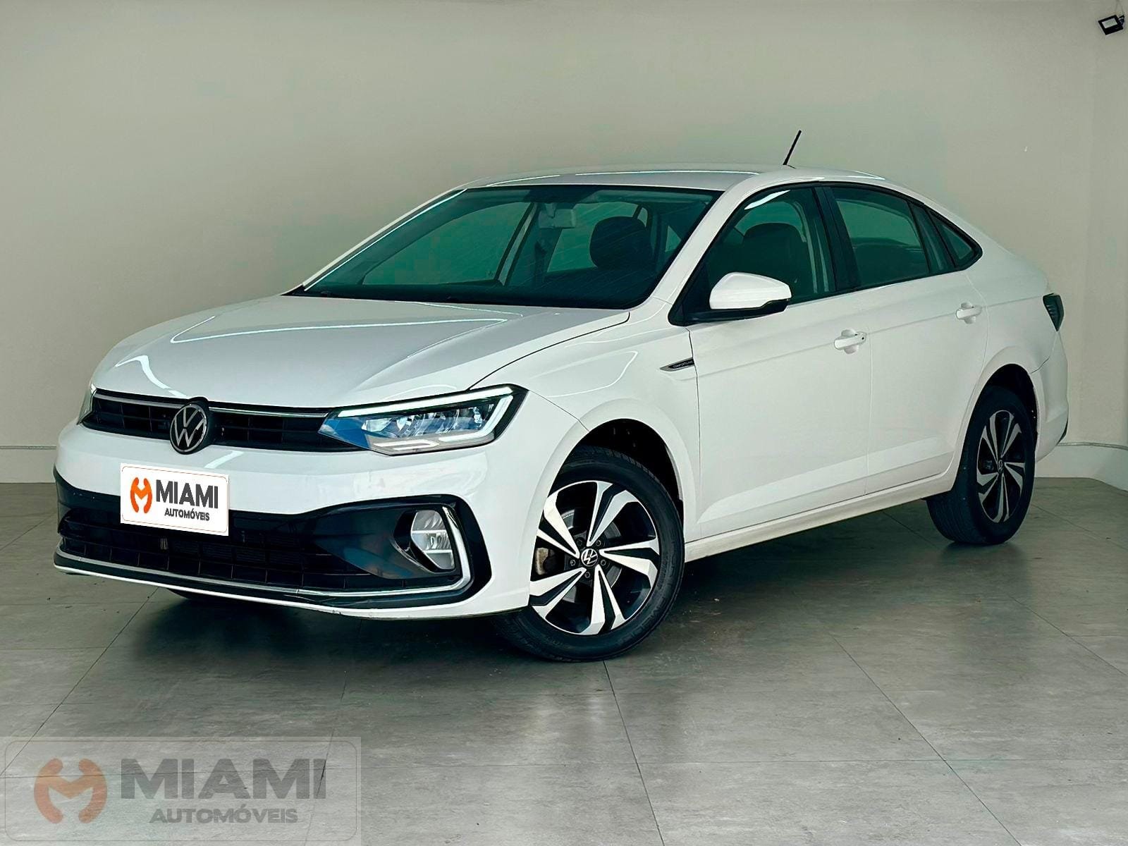 Volkswagen Virtus Comfort. 200 TSI 1.0 Flex 12V Aut na cor Branco em Brusque / SC - 42039