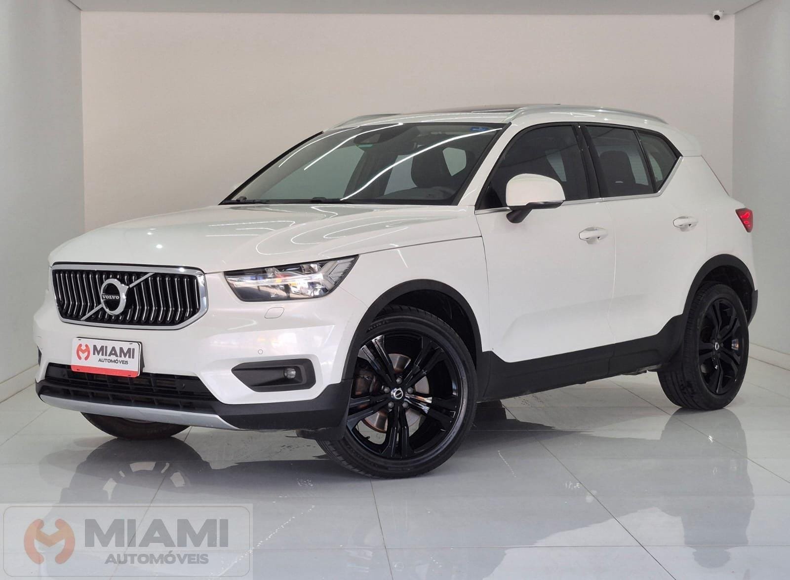 Volvo XC40 T-4 INSCRIPTION 2.0 190cv FWD na cor Branco em Brusque / SC - 42080