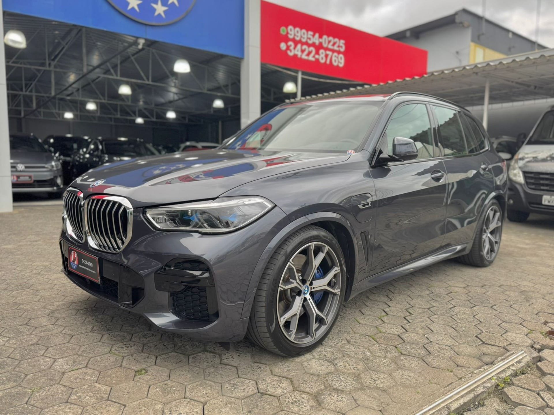 BMW X5 XDRIVE 45e 3.0 M.Sport Aut. (Híb.) na cor Cinza em Joinville / SC - 42163