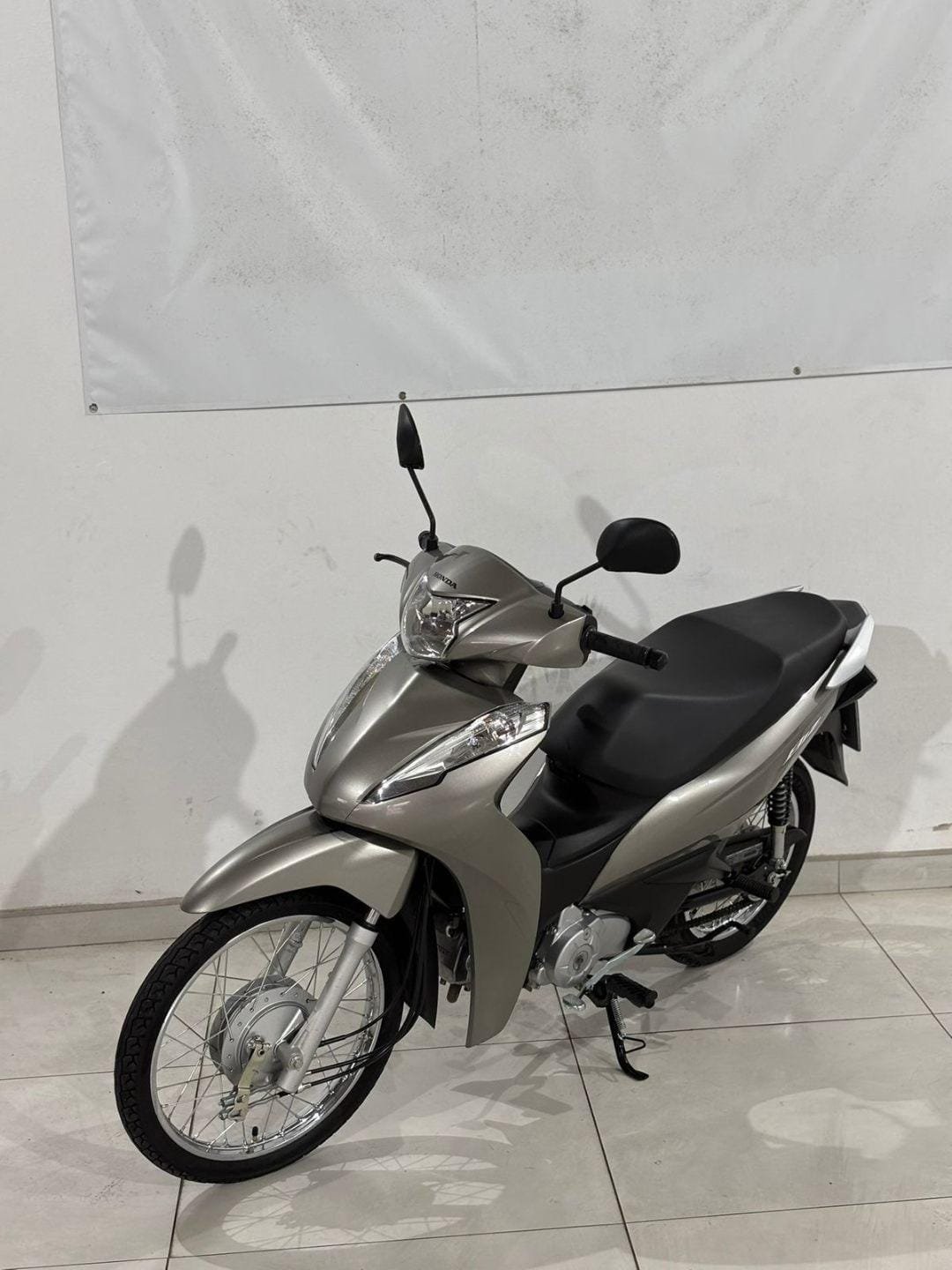 Honda BIZ 110i  na cor Cinza em Guaramirim / SC - 42467