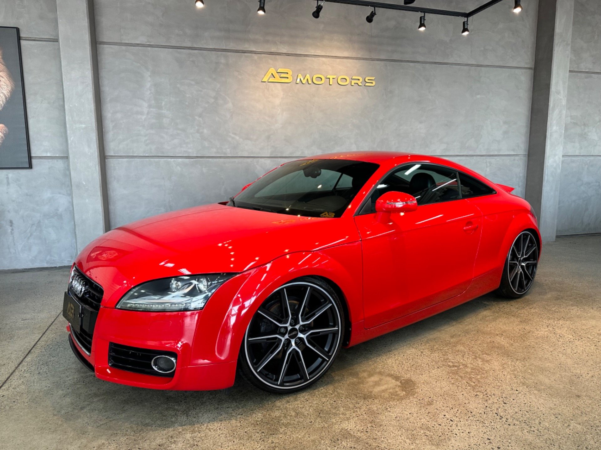 Audi TT 2.0 16v TFSI S-Tronic na cor Vermelho em Joinville / SC - 42540