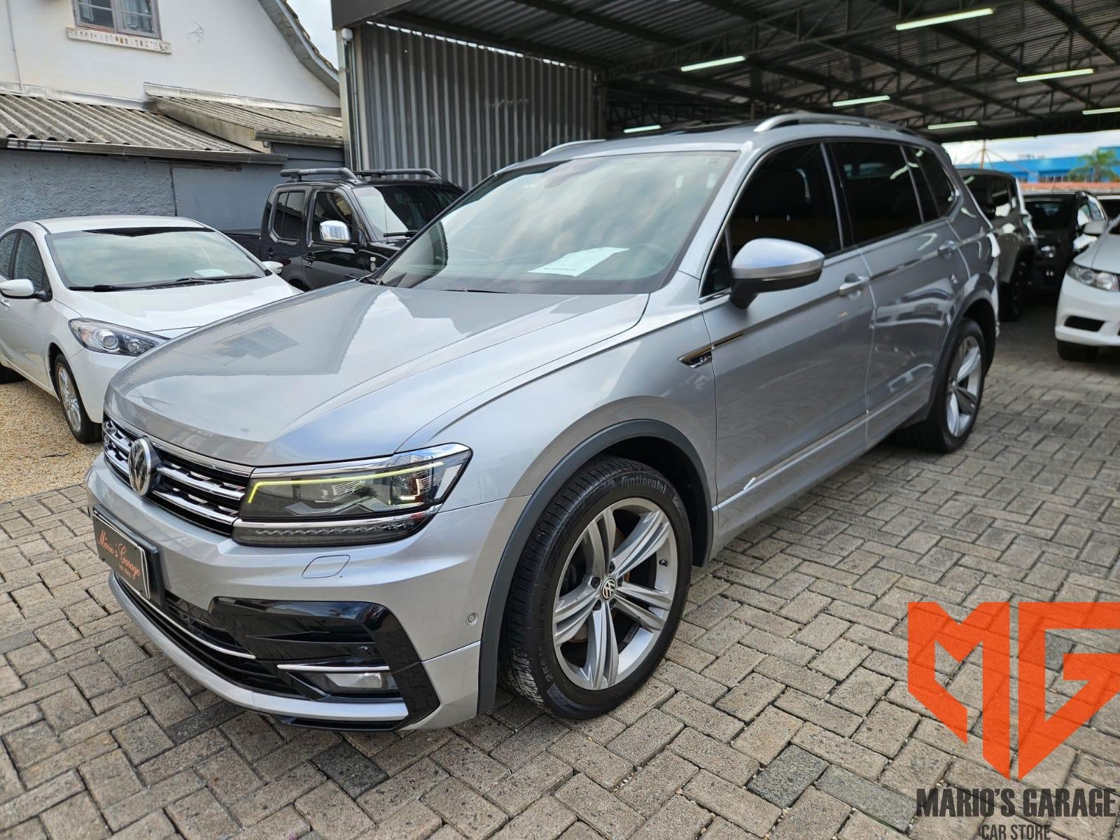 Volkswagen Tiguan Allspac R-Line 350 TSI 2.0 4x4 na cor Prata em Blumenau / SC - 42616