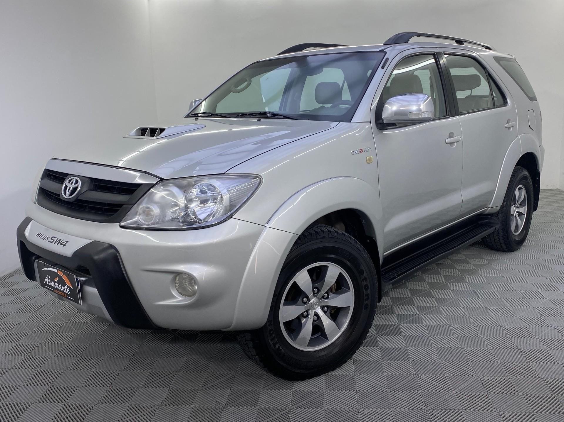 Toyota Hilux SW4 4x4 3.0 8V TB Diesel na cor Cinza em Blumenau / SC - 42734