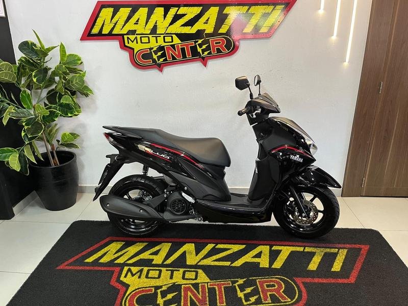 YAMAHA FLUO 125 ABS  na cor Preto em Campo Largo / PR - 42907