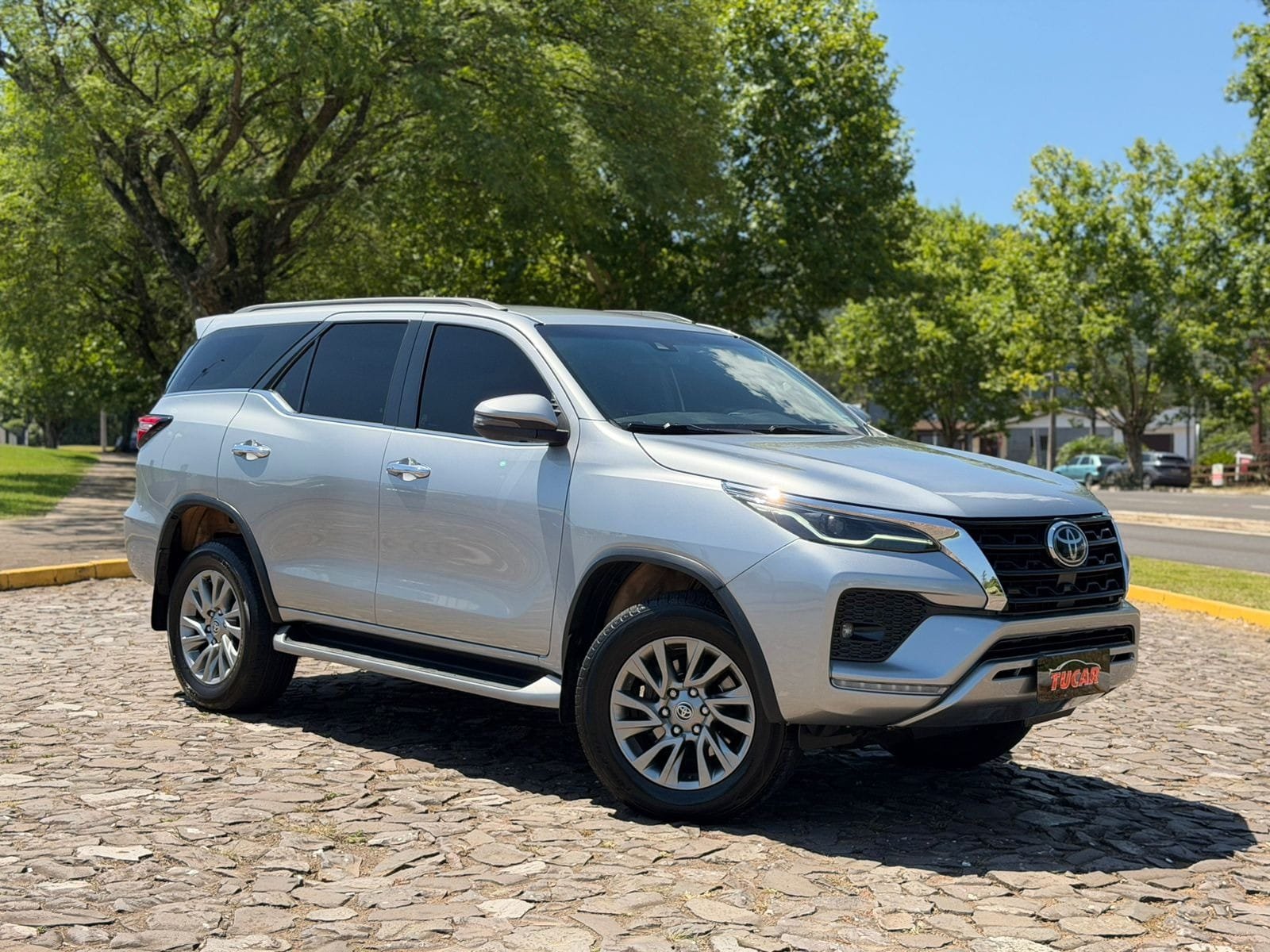 Toyota Hilux CD SRX 4x4 2.8 TDI 16V Diesel Aut. na cor Cinza no Dois Irmãos / RS - 43159