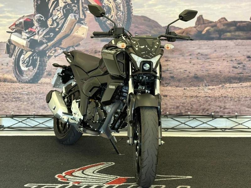 YAMAHA FZ15 150 FAZER FLEX  na cor Preto em Campo Largo / PR - 43956