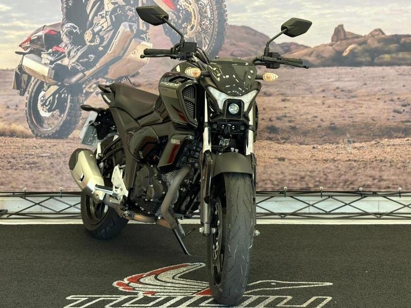 YAMAHA FZ15 150 FAZER FLEX  na cor Preto em Campo Largo / PR - 43975