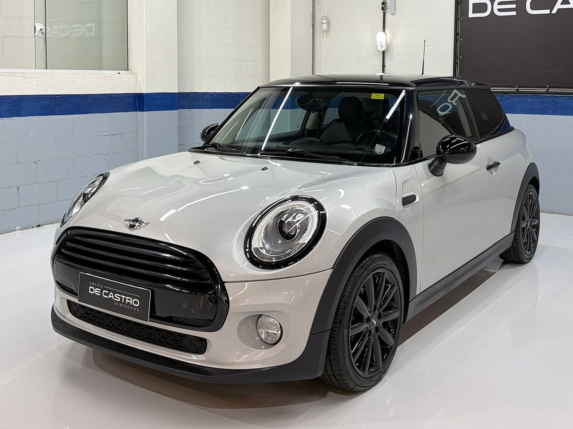 MINI COOPER 1.5 Turbo 12V 3p Aut. na cor Cinza em Curitiba / PR - 44033