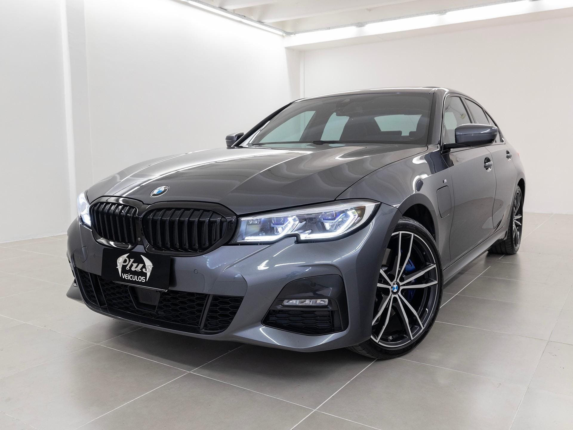 imagem de M Sport 2.0 Turbo Aut. (Híbrido)