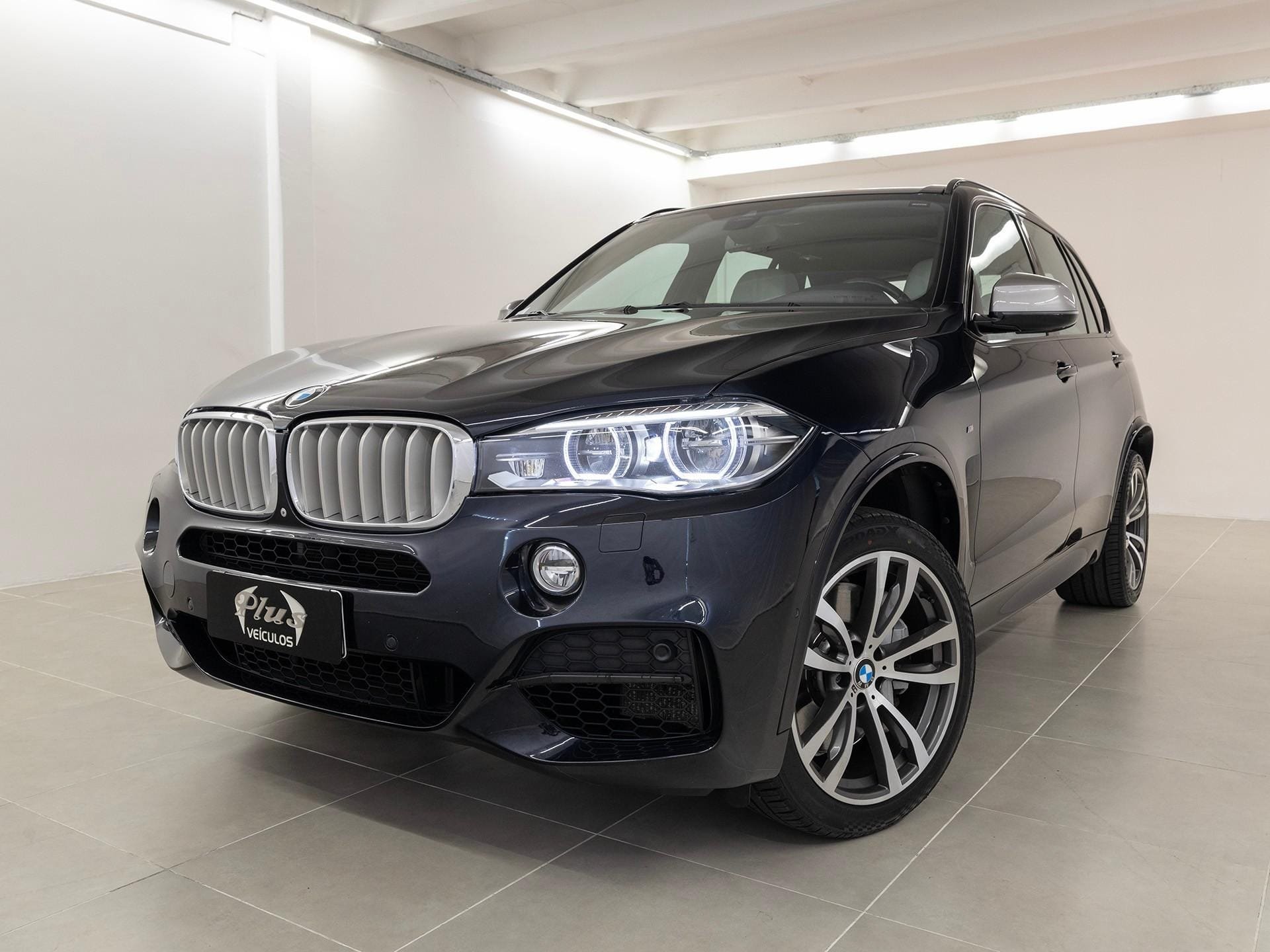 BMW X5 XDRIVE M50d 3.0 Diesel na cor Preto no Porto Alegre / RS - 44176