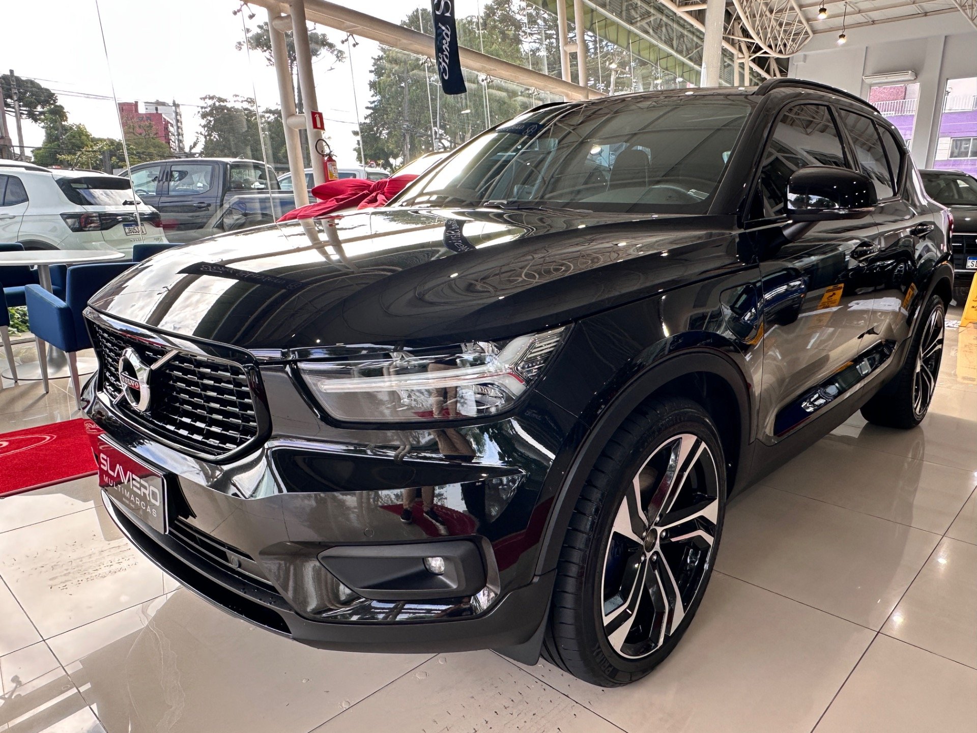 Volvo XC40 T-5 R-DESIGN 1.5 FWD (Híbrido) na cor Preto em Curitiba / PR - 44293