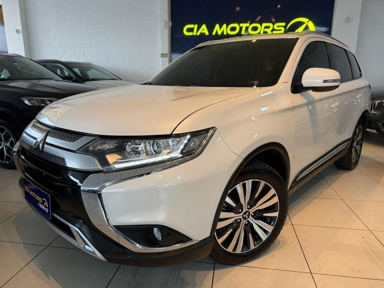 Mitsubishi OUTLANDER 2.0 16V 160cv Aut. na cor Branco no São Leopoldo / RS - 44501