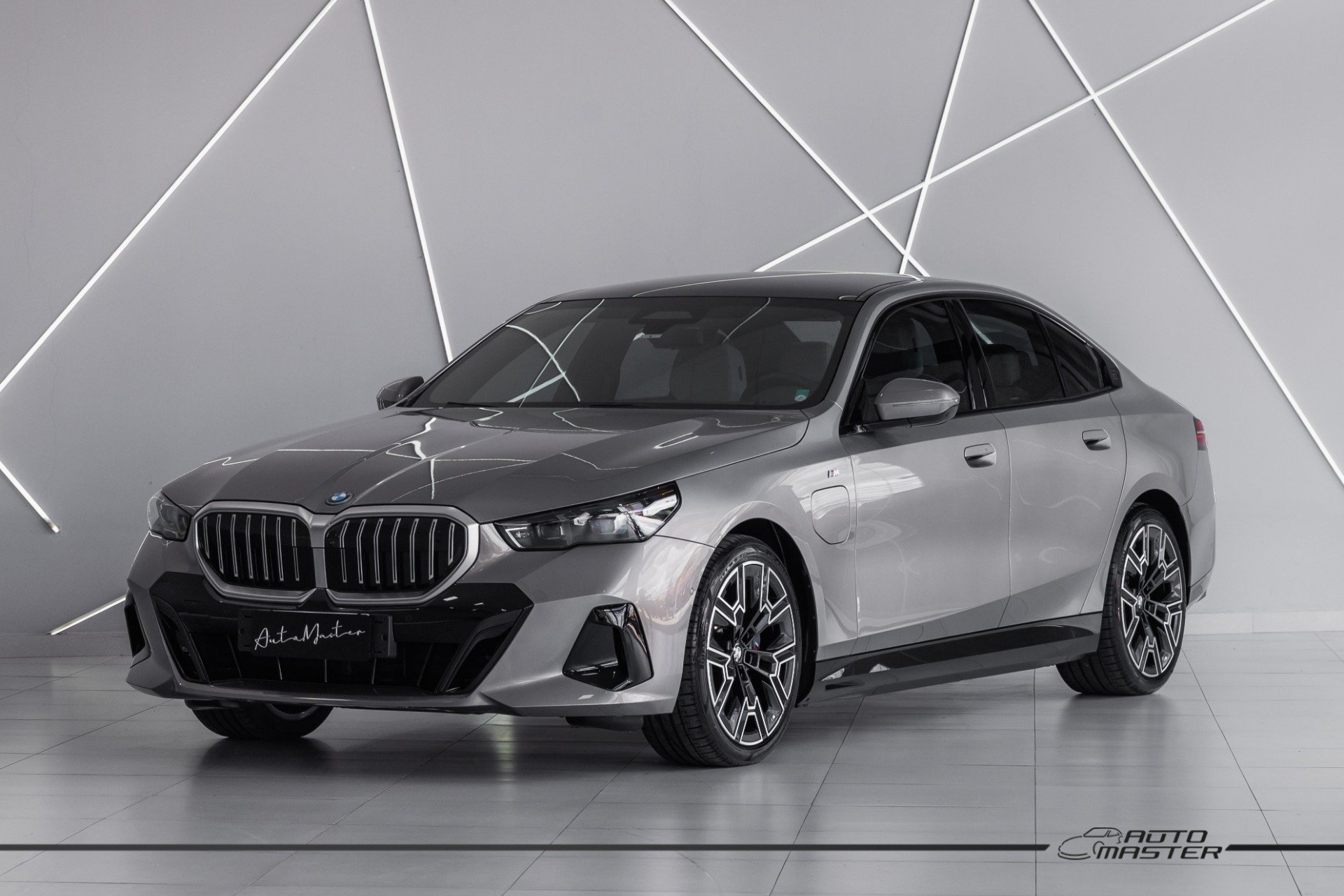 imagem de M Sport 2.0 Turbo Aut. (Híbrido)