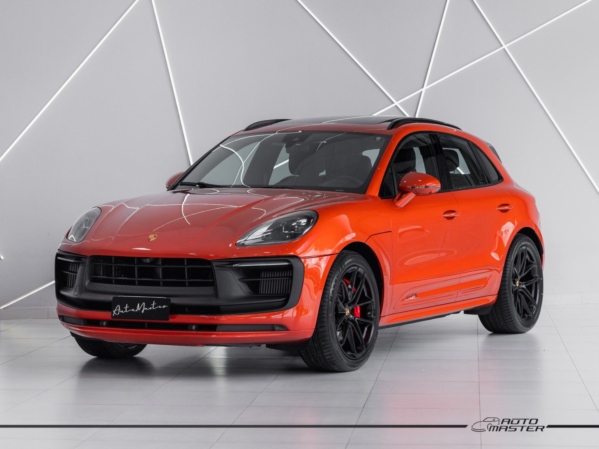 Porsche Macan GTS 2.9 Bi-Turbo na cor Laranja em Curitiba / PR - 44723
