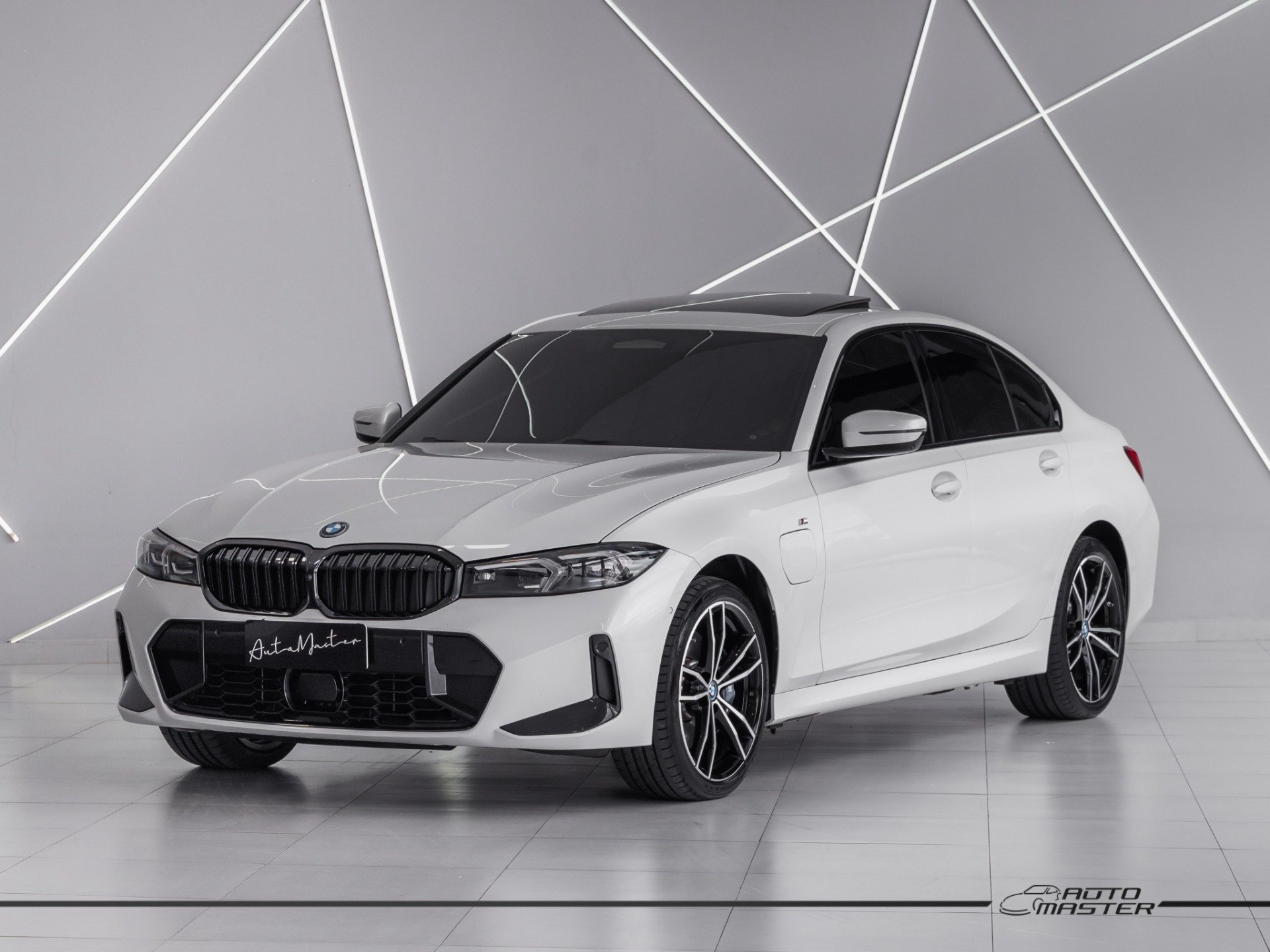 imagem de M Sport 2.0 Turbo Aut. (Híbrido)