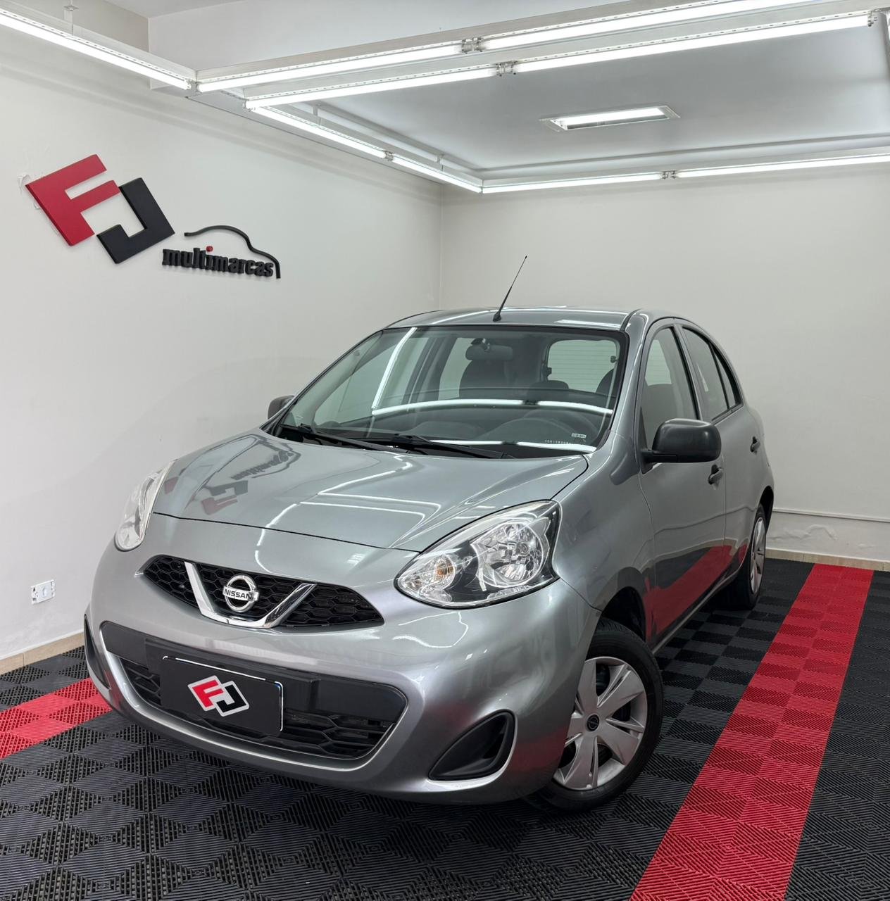 Nissan MARCH S 1.0 12V Flex 5p na cor Cinza em Curitiba / PR - 44876